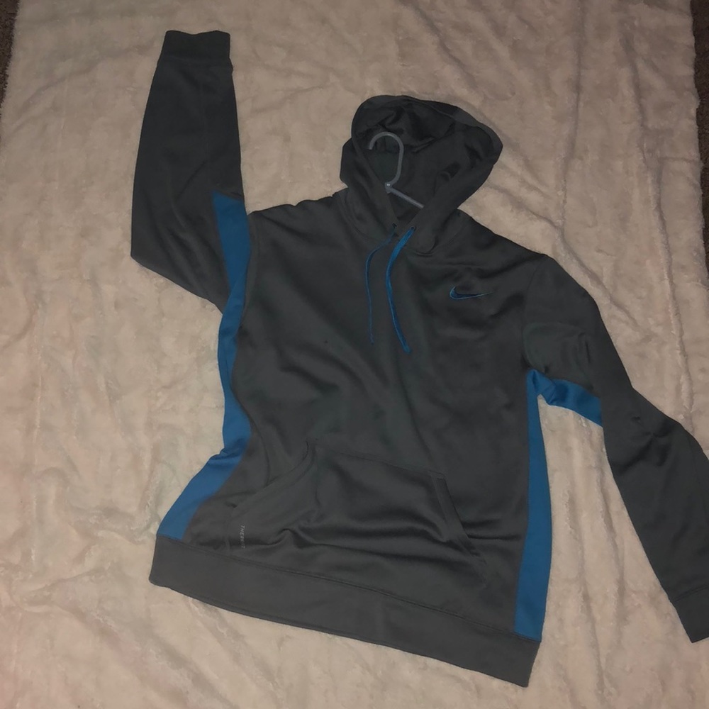 Gray Nike Thermafit hoodie